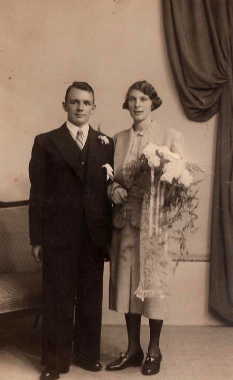 Catharina Maria Helsloot 1916 en Adrianus Veltman huwelijksfoto (1915)