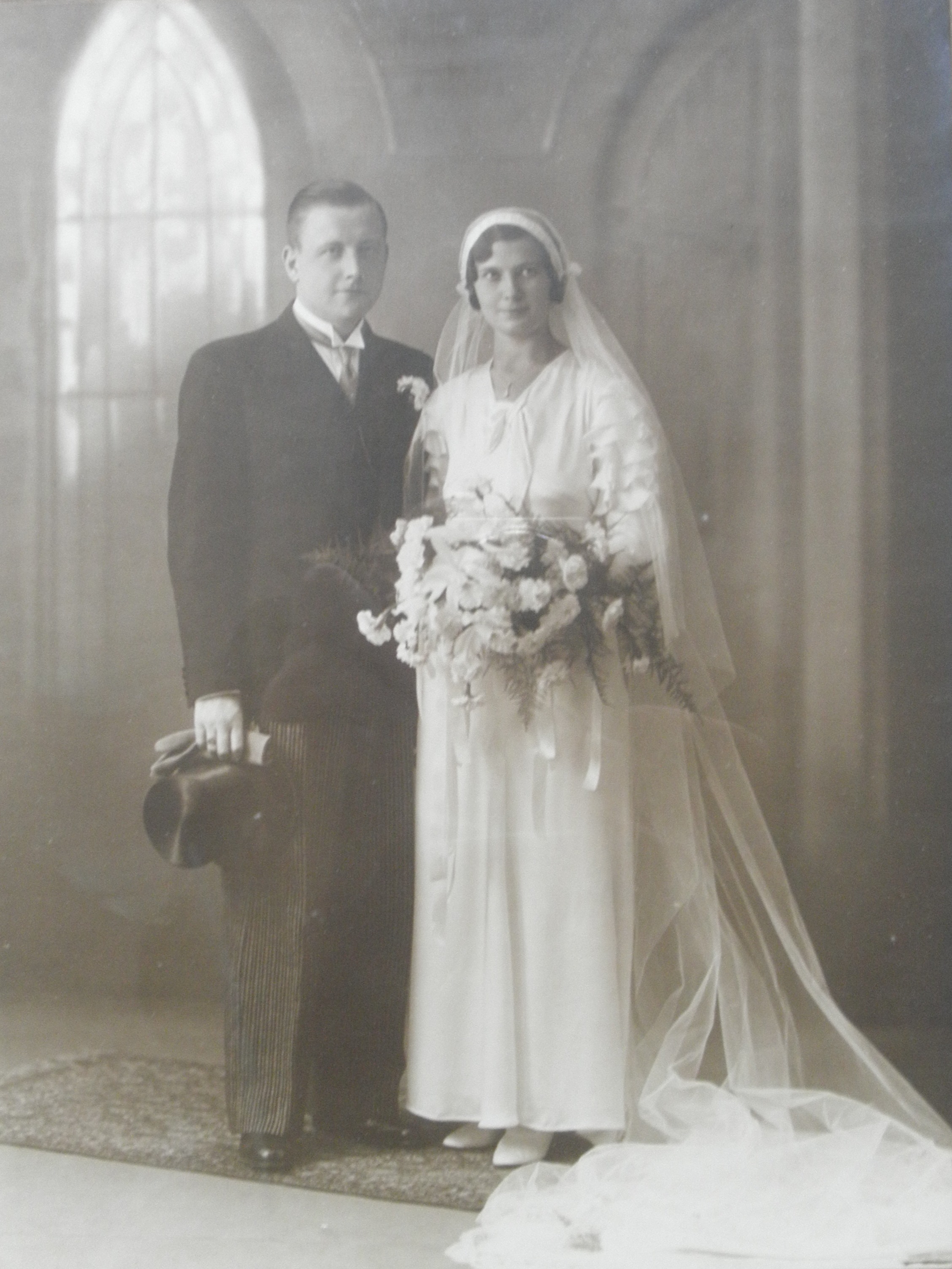 Klik voor foto in apart venster christina_elisabeth_sneiders_x_cornelis_adriaan_van_rooijen_trouwfoto.jpg