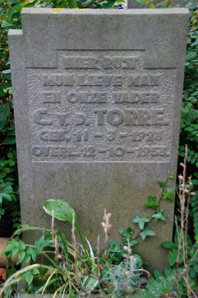 Cornelis van der Torre 1928 grafsteen