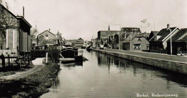 De Rodenrijseweg in 1961, met zicht richting dorp