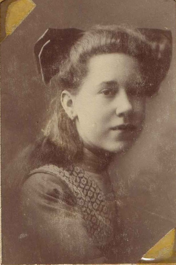 Elisabeth Johanna Maria Helsloot 1899 (ca1913)
