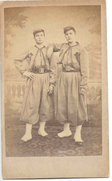 fFranciscus Johannes Helsloot 1843 en Frans Pot portretfoto als zouaaf