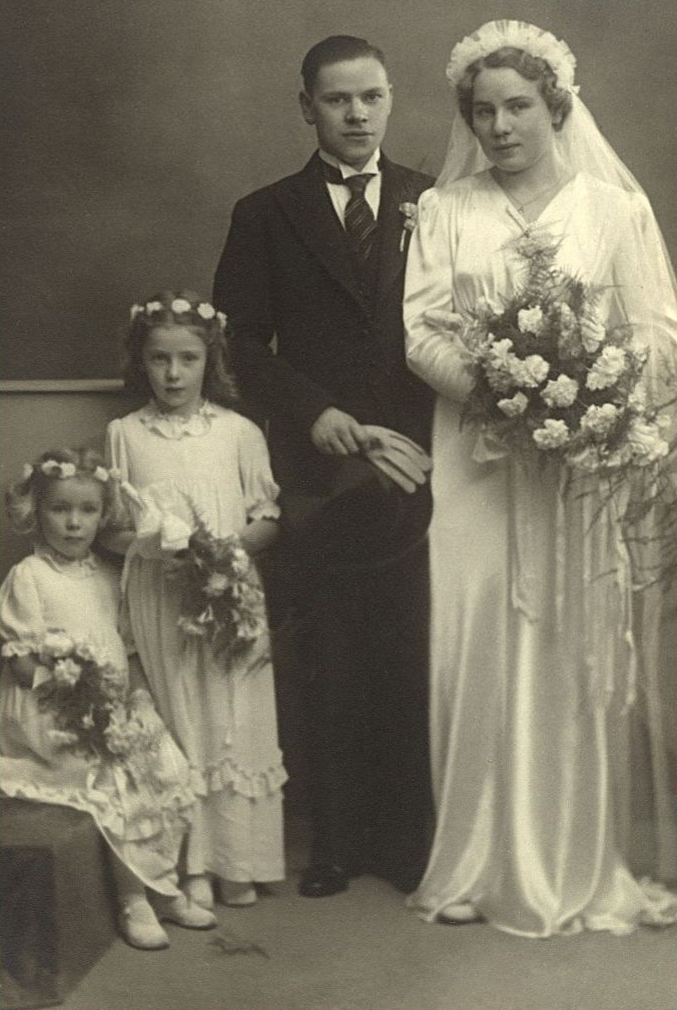 Klik voor foto in apart venster franciscus_josephus_maria_helsloot_1911_trouwfoto.jpg