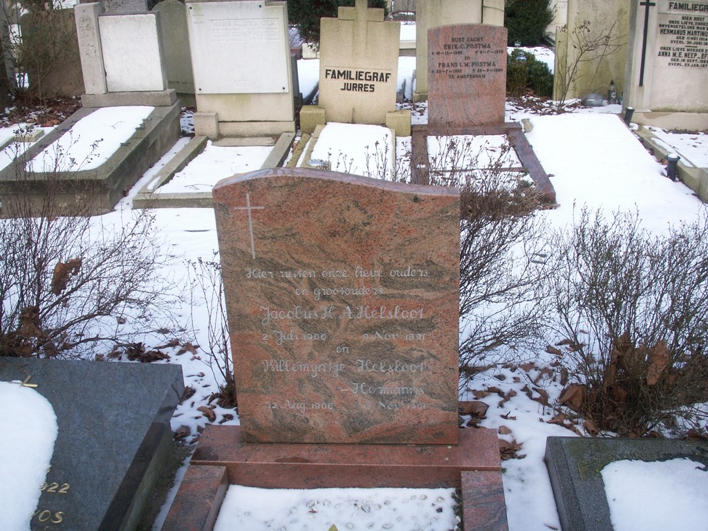 Klik voor foto in apart venster graf_jacobus_hendricus_helsloot.jpg