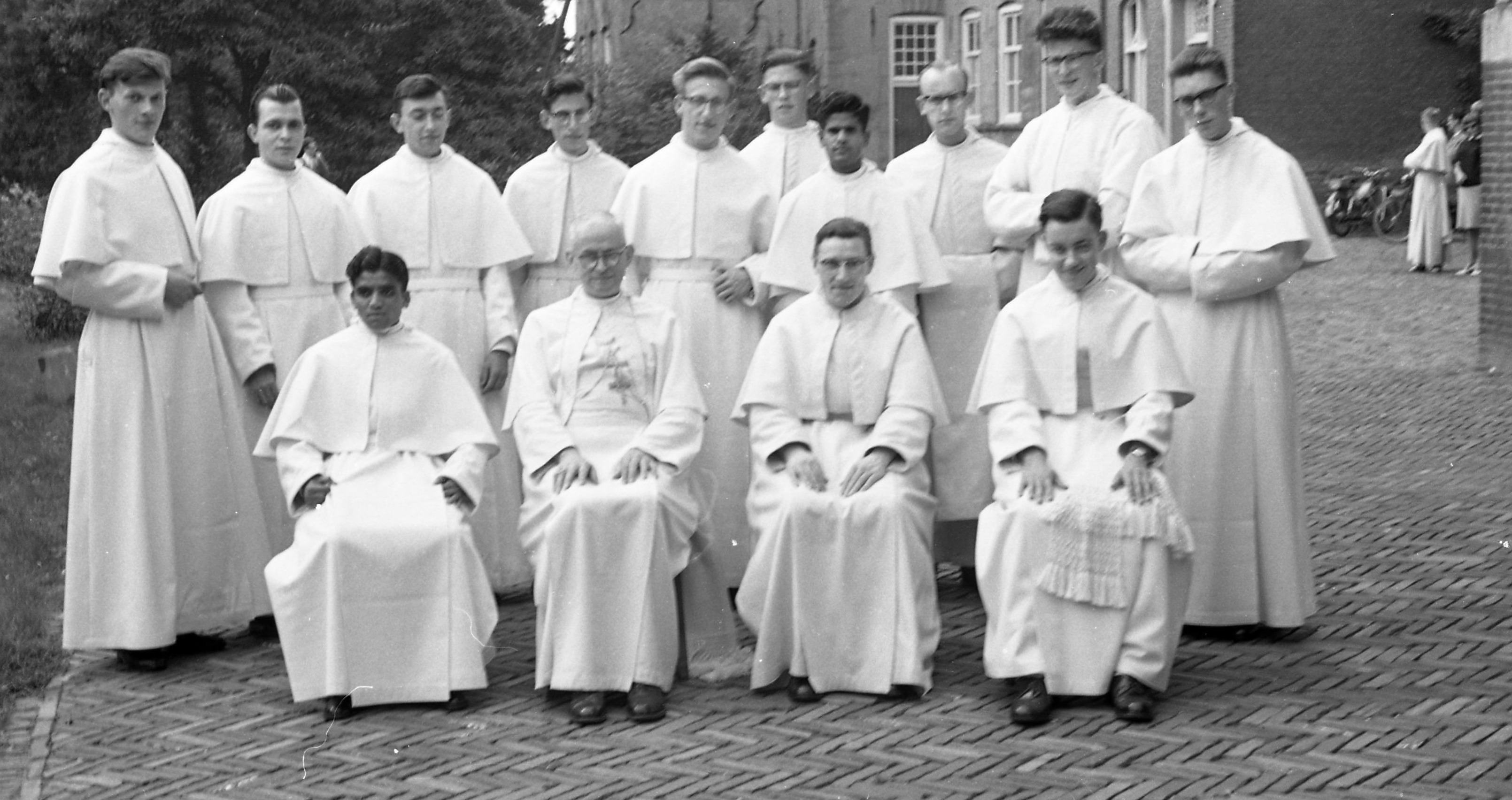 Hendrikus Hermanus Helsloot 1941 staande 4e van links