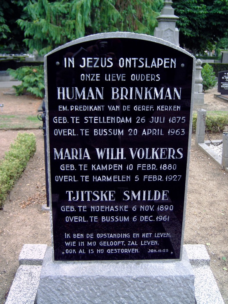 Human Brinkman 1875 grafsteen