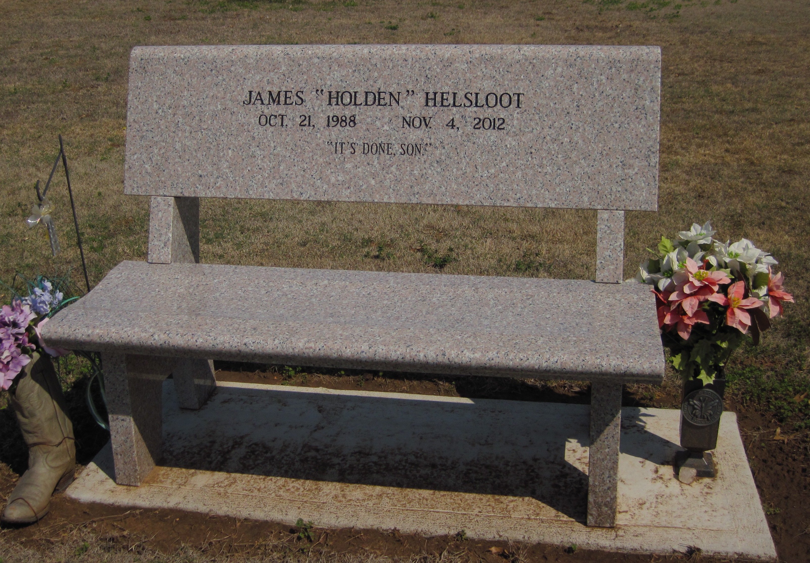 James Helsloot 1988 grafsteen