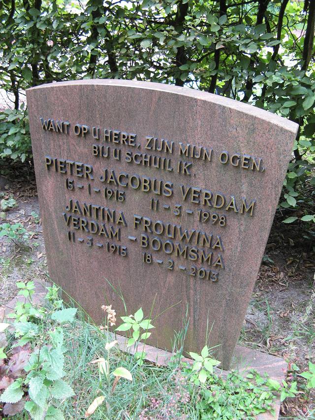 Jantina Frouwina Boomsma grafsteen