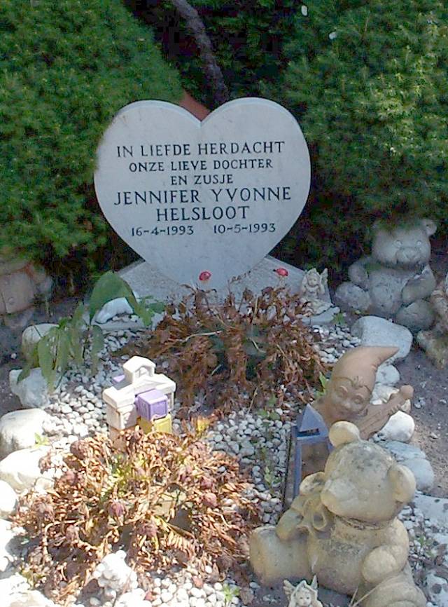 Jennifer Yvonne Helsloot 1993 grafsteen