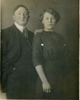 Joannes Gerardus Maria Helleganger 1891 en Elisabeth van Wijngaarden trouwfoto