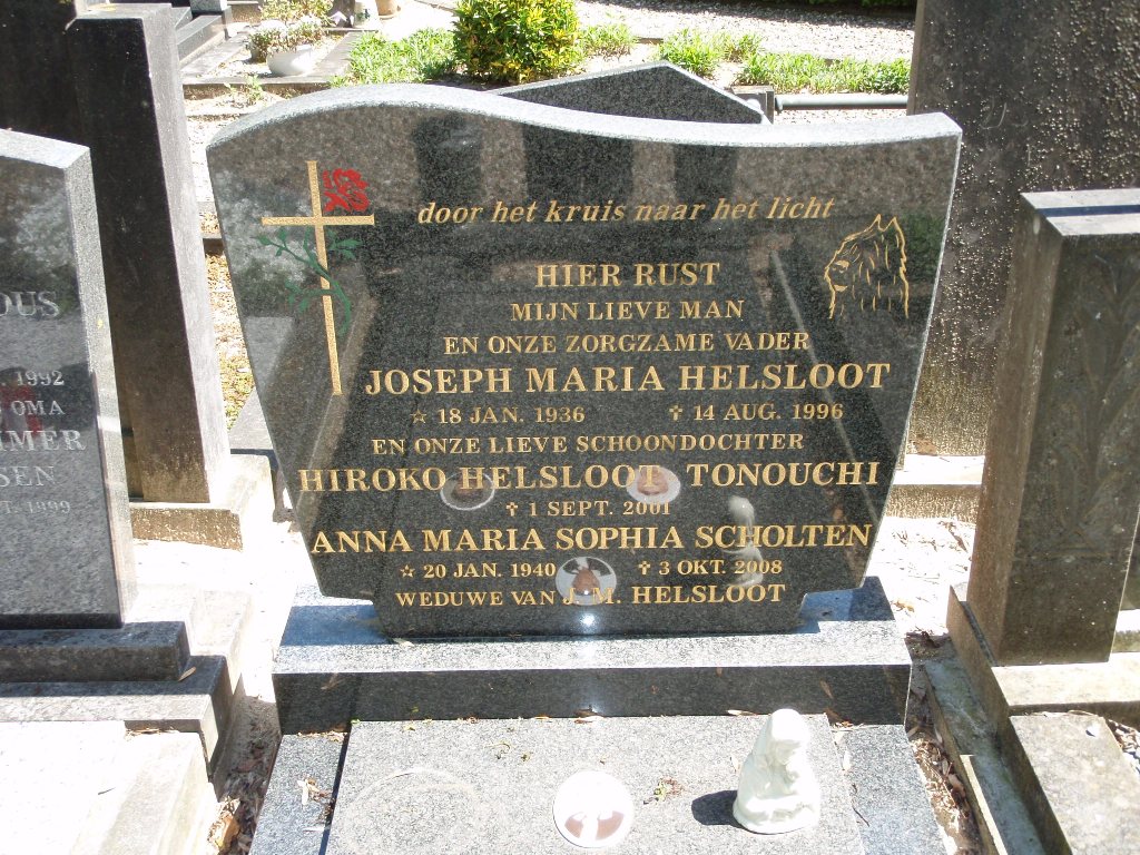 Klik voor foto in apart venster joseph_maria_helsloot_1936_grafsteen.jpg