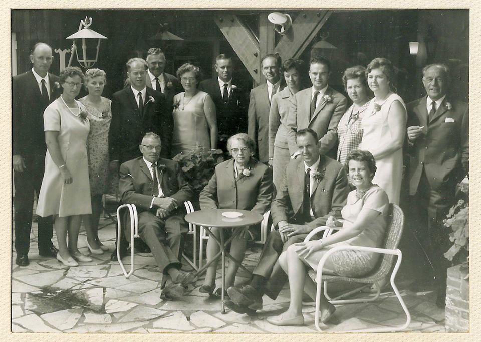 Klik voor foto in apart venster maria_petronella_helsloot_1895__50_jaar_huwelijksfeest__bernardus_12_jun_1967_.jpg