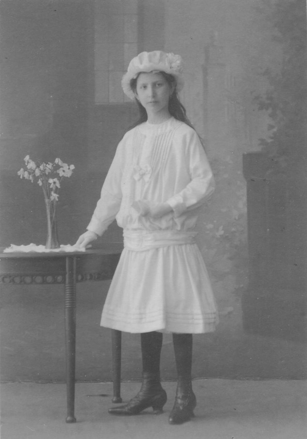 Maria Theresia Helsloot 1904, 1e communie (1916)