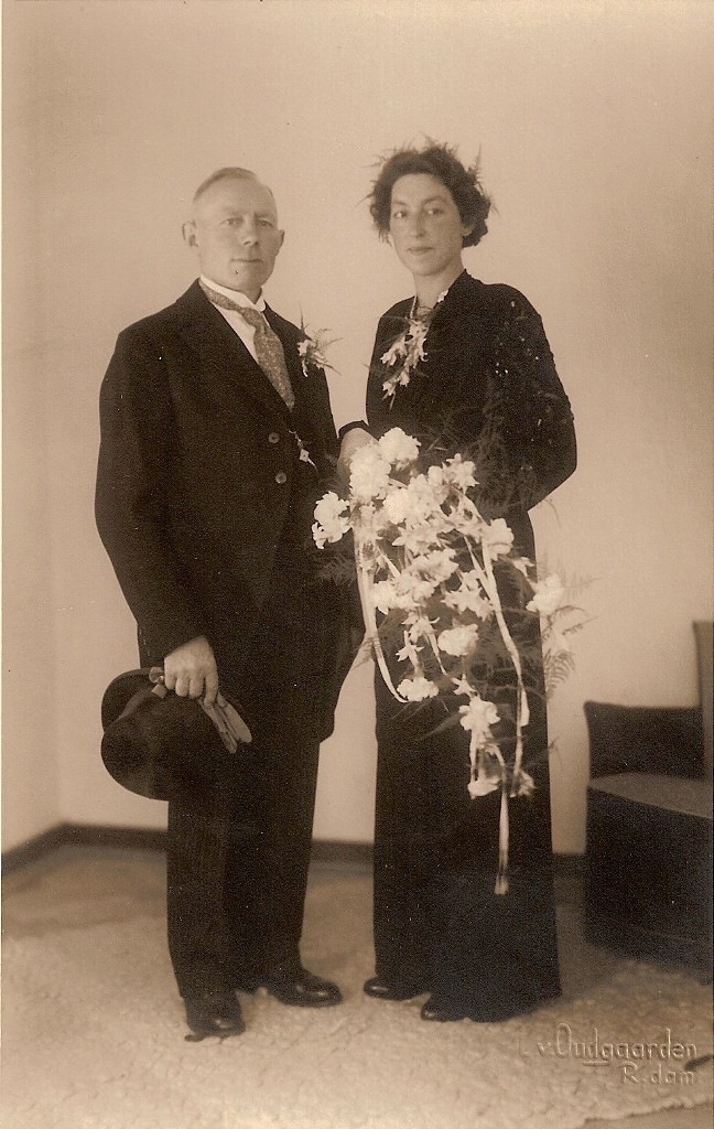 Pieter Mostert en Dirkje Lijntje Visser (huwelijk 1945)
